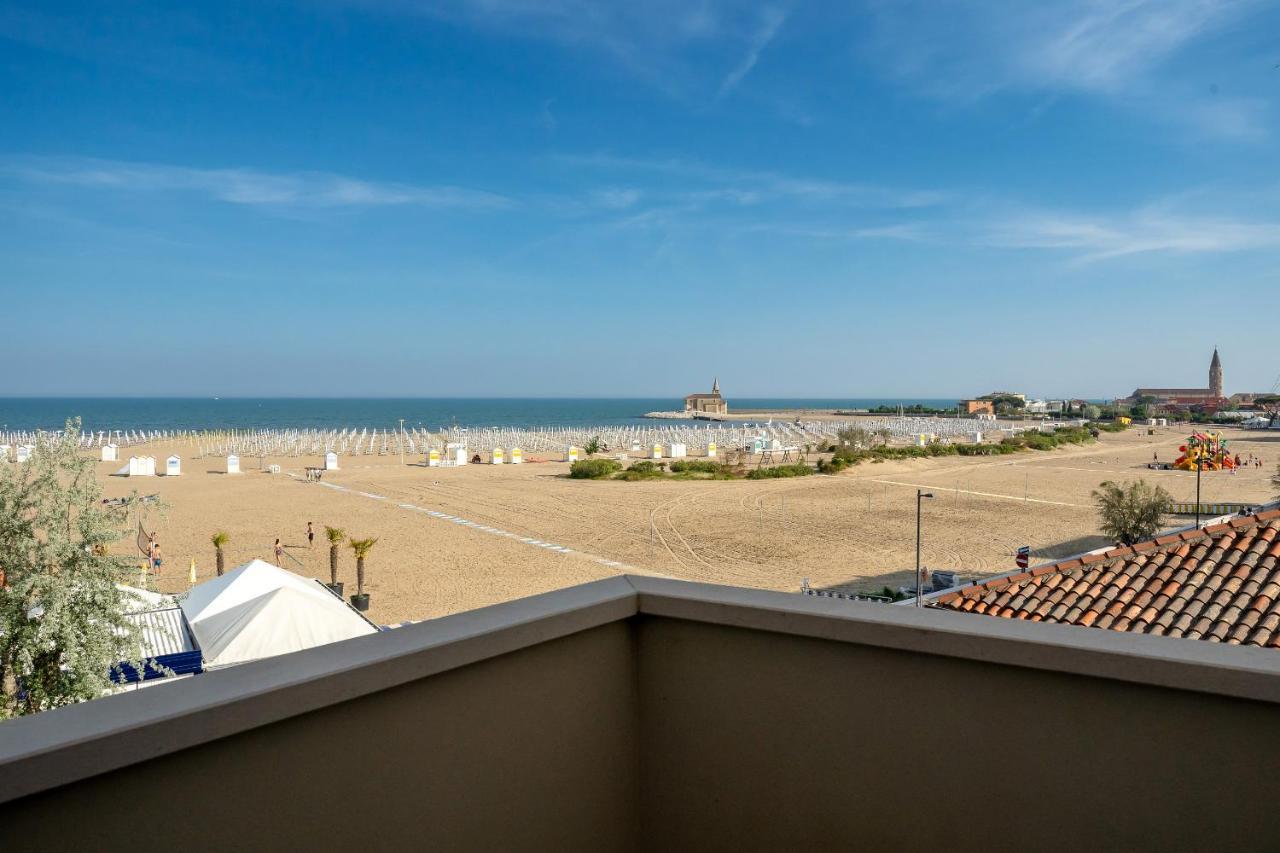 Hotel Delfino Caorle Exterior foto