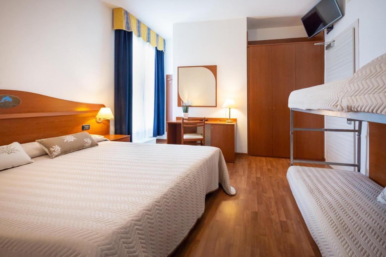 Hotel Delfino Caorle Exterior foto