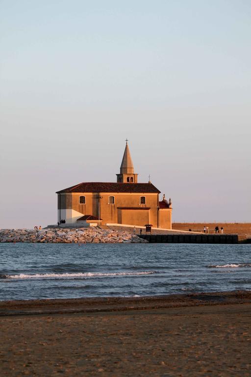 Hotel Delfino Caorle Exterior foto